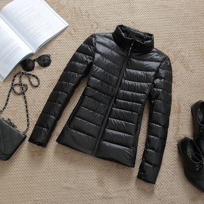 Kerstin | Damen Modische Glänzende Kurze Winterjacke