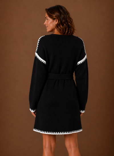 Damen Strickkleid mit V-Ausschnitt und Gürtel