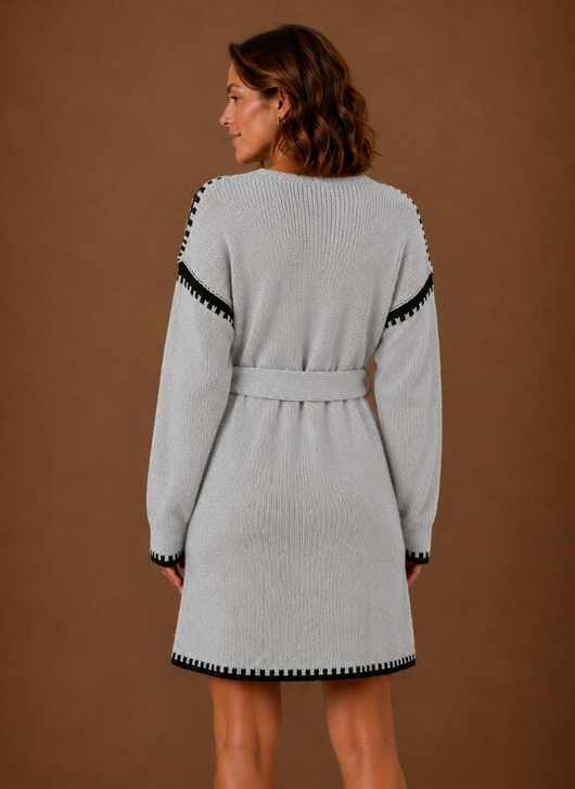 Damen Strickkleid mit V-Ausschnitt und Gürtel