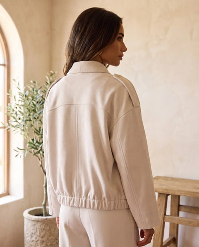 Hadley Hemdjacke in Wildlederoptik oversized – Beige