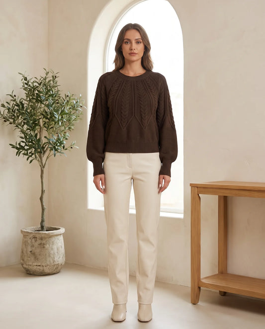 Isla Zopfstrickpullover mit Rundhals – Kaffeebraun