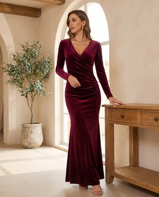 Genevieve Maxikleid aus Samt mit langen Ärmeln – Weinrot