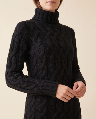 Cecily Strickkleid mit Rollkragen und Zopfmuster