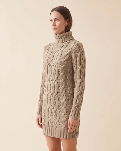 Cecily Strickkleid mit Rollkragen und Zopfmuster