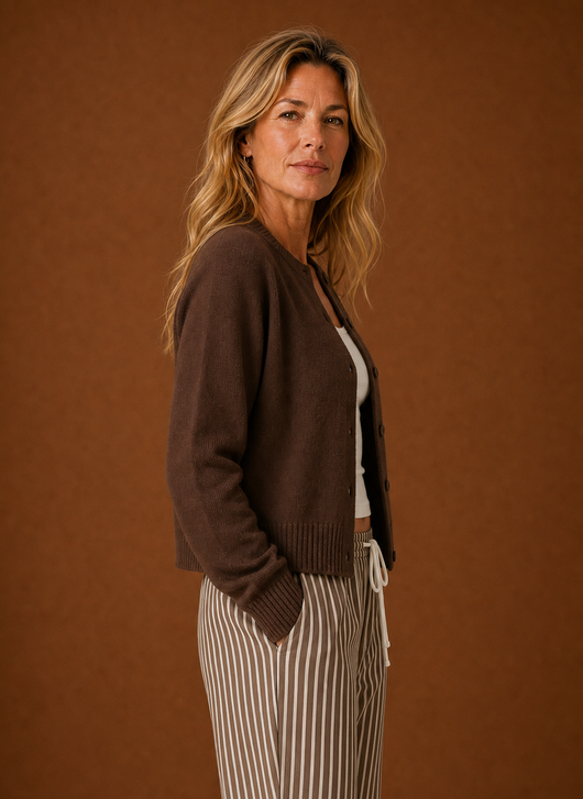 Damen Strickjacke mit Rundhals und Knopfleiste