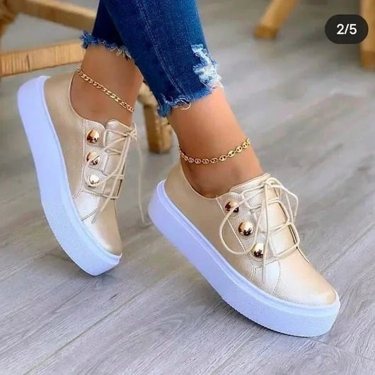 Clara | Damen Orthopädische Plateau-Sneaker mit Schnürung und Goldnieten