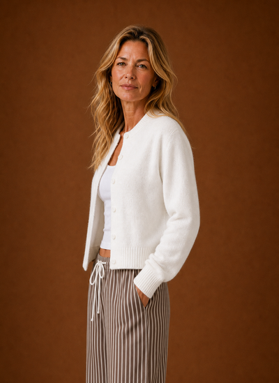 Damen Strickjacke mit Rundhals und Knopfleiste